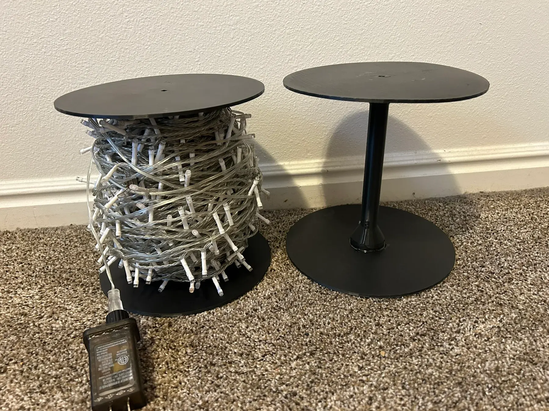 Custom 3D-printed spools for storing the light strings